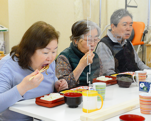 栄養バランスもバッチリ！夕食弁当お持ち帰りサービス